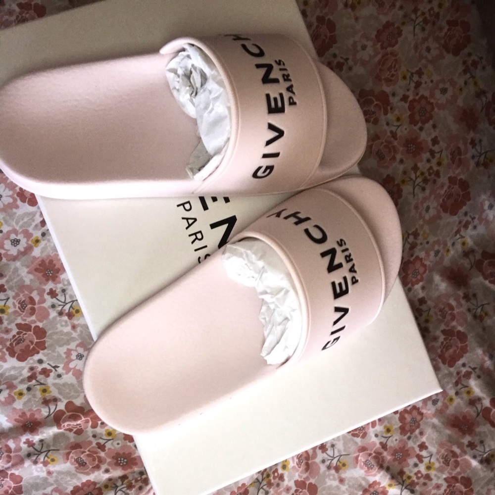 Brand new givenchy kid slides